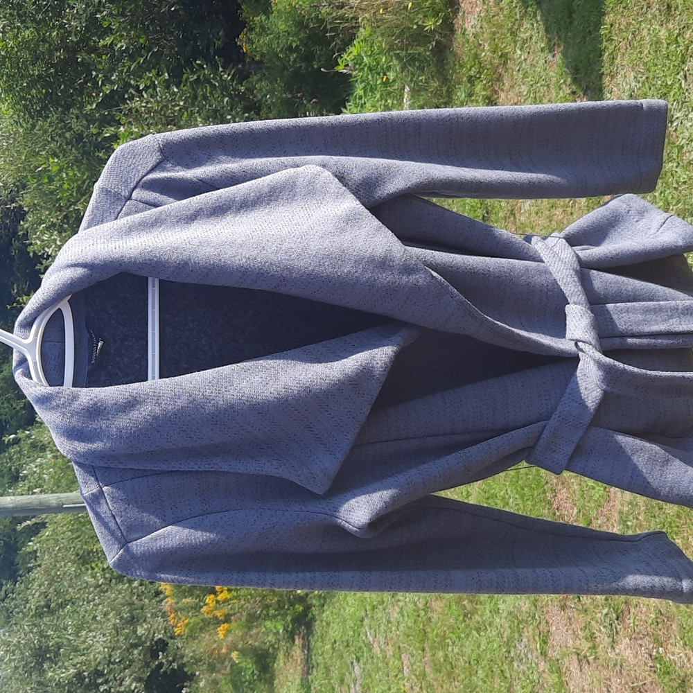 Banana Republic Ladies Belted Jacket with pockets